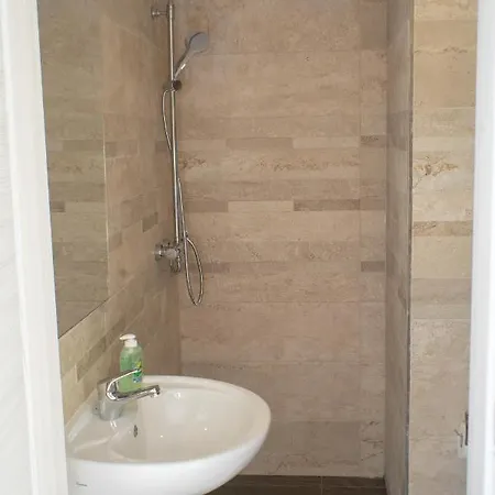 Wonderful With Shared Jacuzzi And Panorama Rooftop شقة