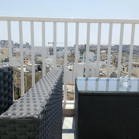 Wonderful With Shared Jacuzzi And Panorama Rooftop Gzira