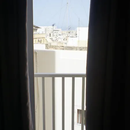 Wonderful With Shared Jacuzzi And Panorama Rooftop Gzira