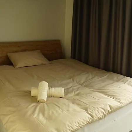 Wonderful With Shared Jacuzzi And Panorama Rooftop * グジラ