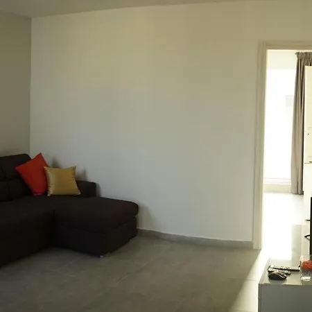 Wonderful With Shared Jacuzzi And Panorama Rooftop Apartment Gzira