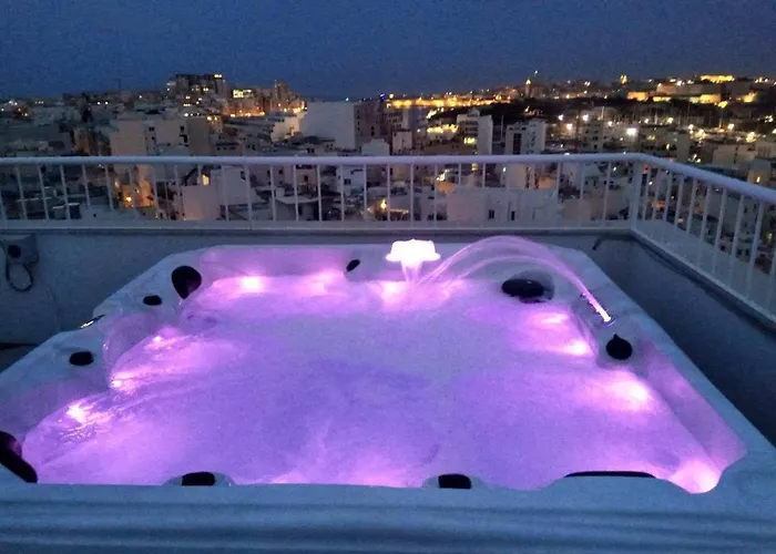 Wonderful With Shared Jacuzzi And Panorama Rooftop