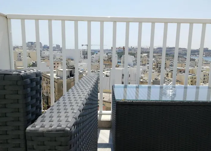 Wonderful With Shared Jacuzzi And Panorama Rooftop Gzira