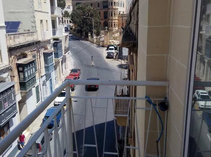 Wonderful With Shared Jacuzzi And Panorama Rooftop Gzira