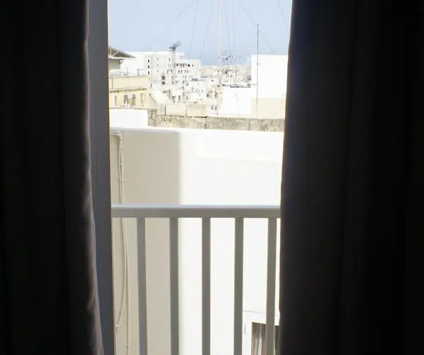 Wonderful With Shared Jacuzzi And Panorama Rooftop Gzira