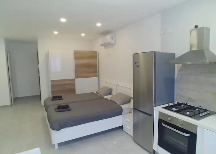 Wonderful With Shared Jacuzzi And Panorama Rooftop Apartamento Gzira